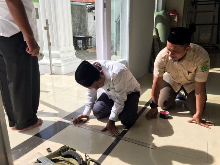 Tim Falakiyah Kalibrasi Arah Kiblat Mesjid Besar Baitul Maghfirah