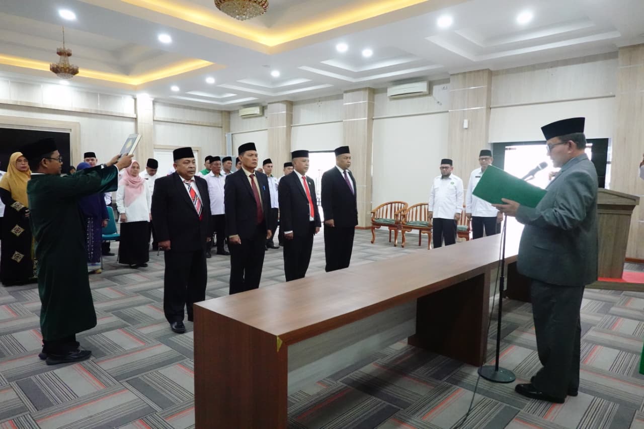 Kakanwil Kemenag Aceh Lantik 5 Pejabat Administrator