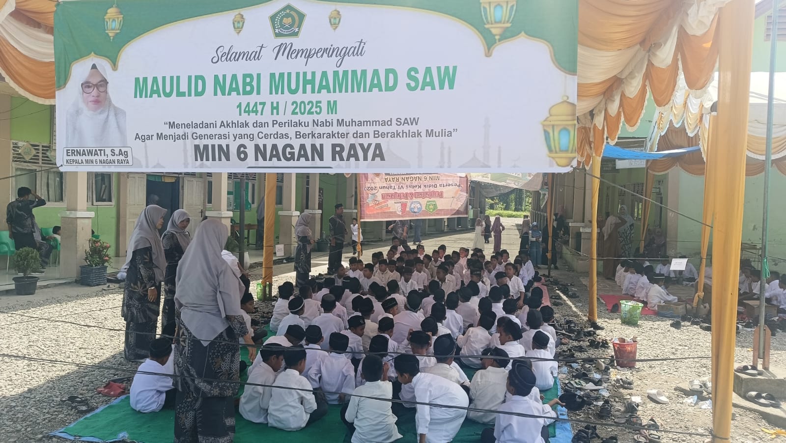 Tanamkan Rasa Cinta Rasulullah, Siswa MIN 6 Nagan Raya Gelar Zikir Maulid