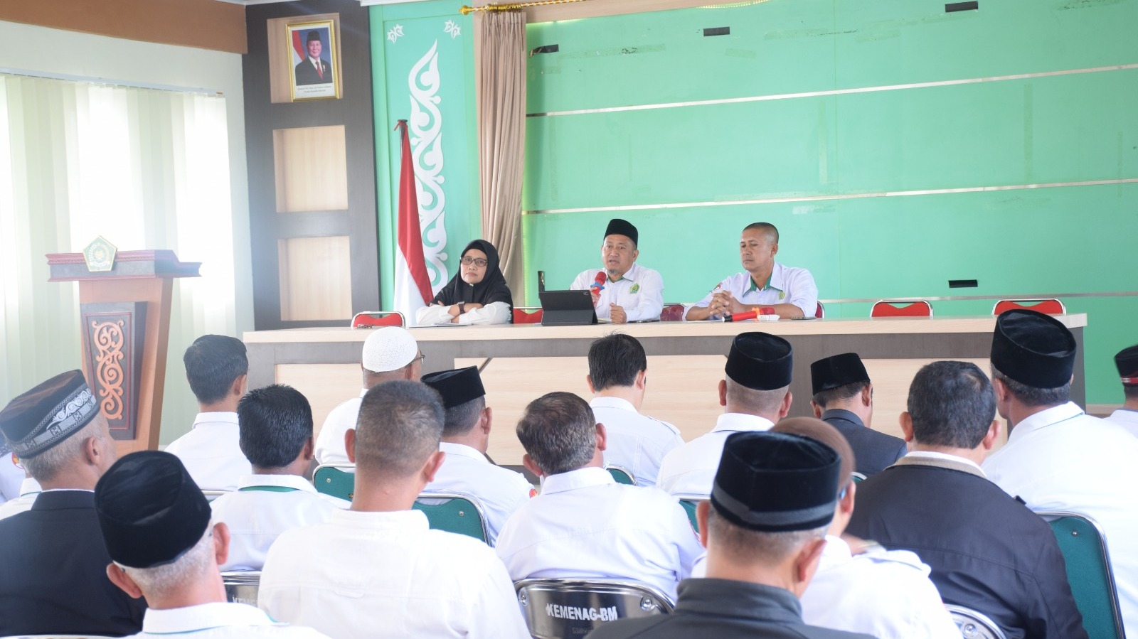 Riadiyansyah Tegaskan Tidak Terima Honorer dalam Rapat Reviu Pegawai