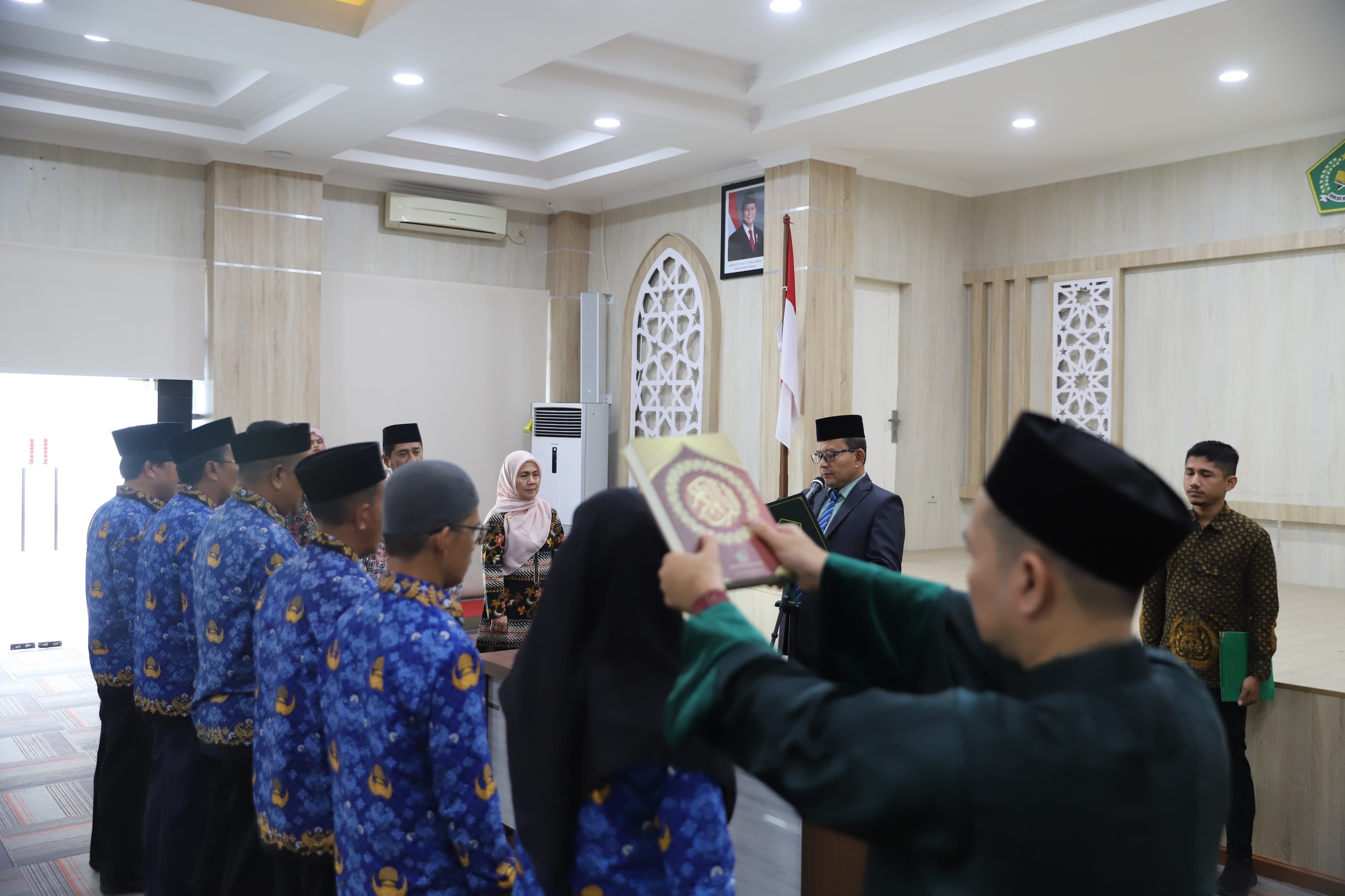 Kakanwil Kemenag Aceh Lantik dan Berikan Tugas Tambahan Kepala Madrasah, Tekankan Amanah dan Kerja Super Tim