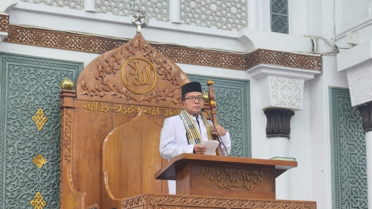 Khutbah di Baiturrahman, Kakanwil Kemenag Aceh: Jadikan Al-Quran sebagai Petunjuk dan Pedoman Hidup