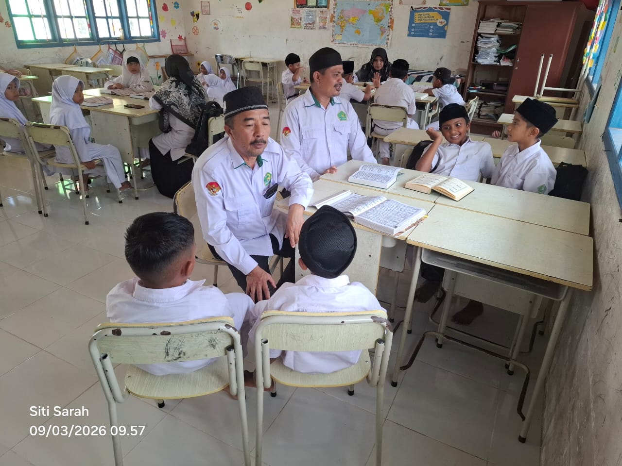 Penyuluh KUA Ingin Jaya Gelar Pembinaan Takhsin Al-Qur’an bagi Siswa MIN 22 Aceh Besar