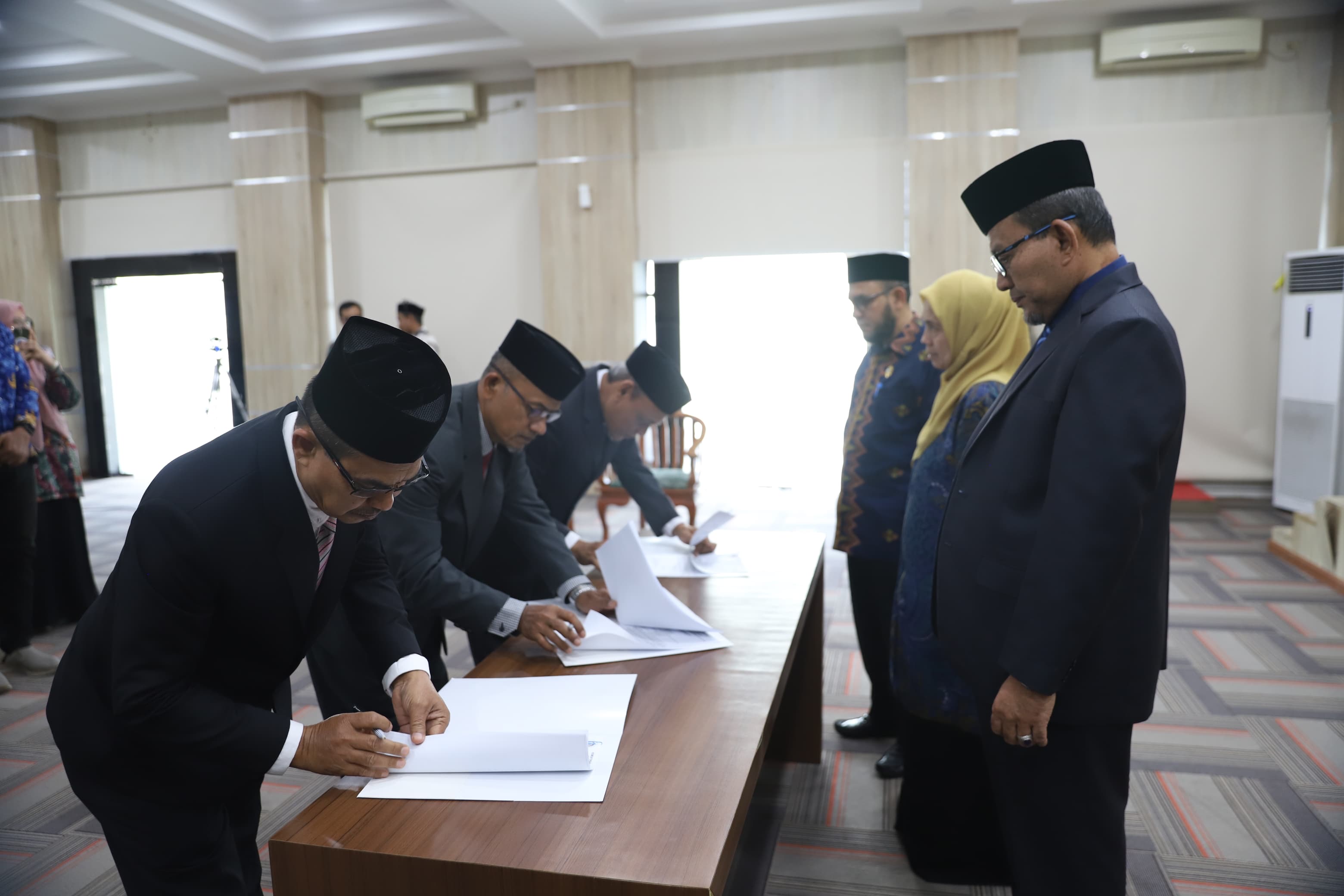 Kakanwil Kemenag Aceh Lantik Pejabat Administrator