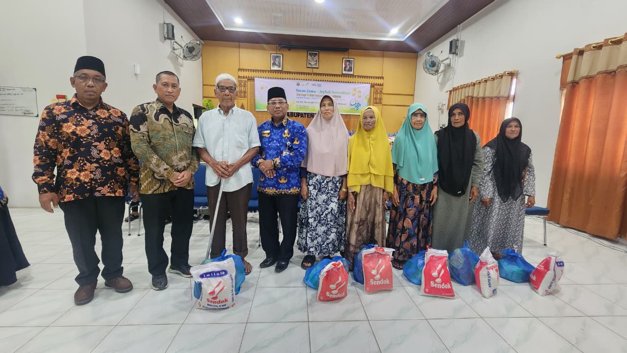 Tebar Harapan Ramadan, Kemenag Bireuen Salurkan 400 Paket Bantuan bagi Fakir Miskin