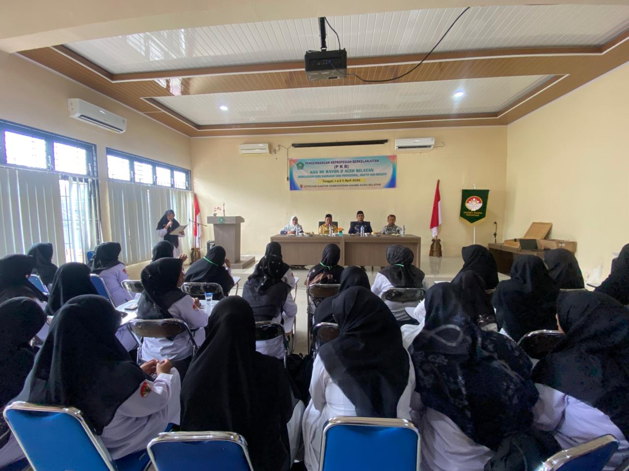 Jadi Guru Teladan, PKB KKG MI Aceh Selatan Wujudkan Pendidik Profesional dan Inovatif