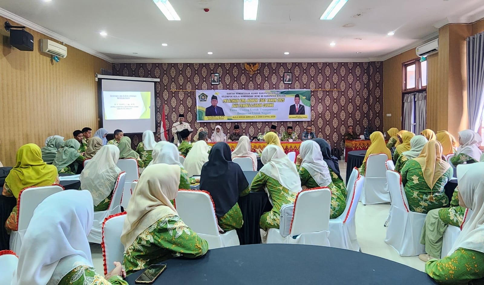 Kemenag Bireuen Gelar Pelatihan Integrasi Coding bagi Kepala dan Guru MI