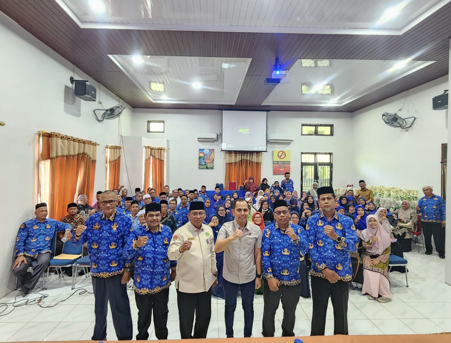 Kemenag Bireuen Gandeng Kasat Reskrim Polres Bireuen Sosialisasikan Hukum kepada Kepala Madrasah