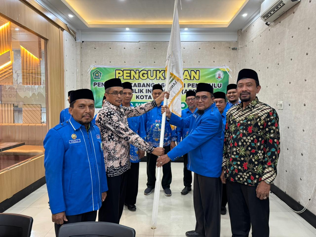 Kakankemenag Langsa Kukuhkan Pengurus PC APRI Masa Bakti 2025-2029