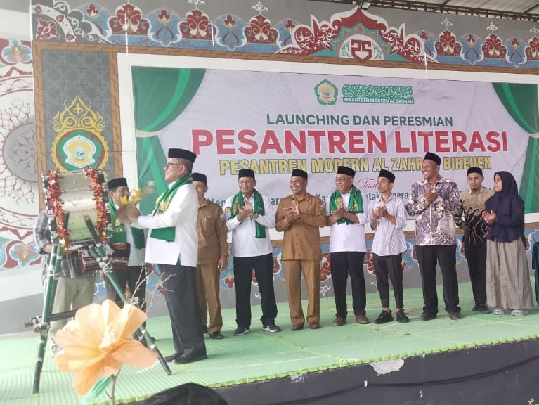 Resmikan Pesantren Literasi Al Zahrah, Kemenag Aceh Dorong Budaya Menulis Santri