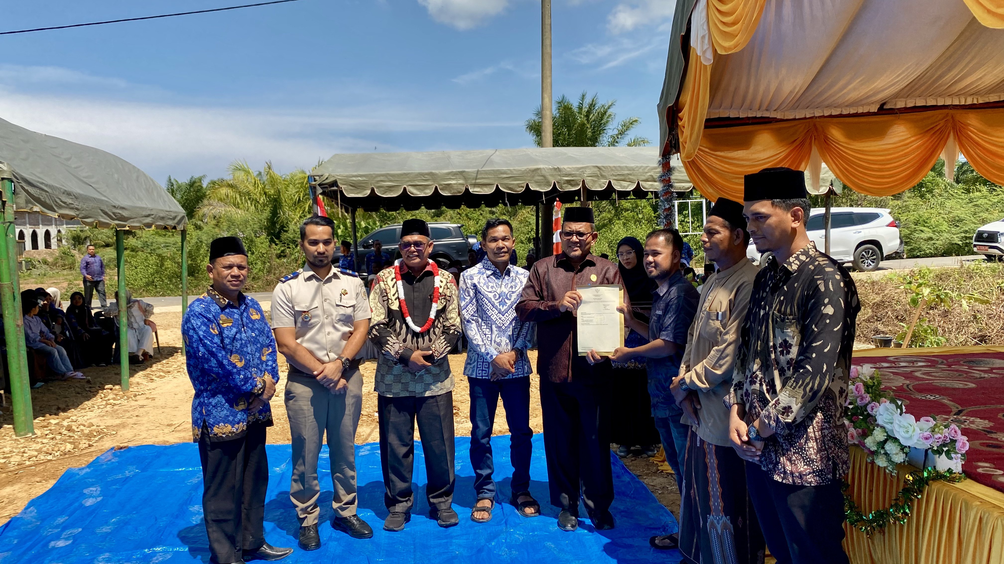 Dorong Legalitas Aset Umat, 4 Sertifikat Wakaf Diserahkan di Darul Hikmah