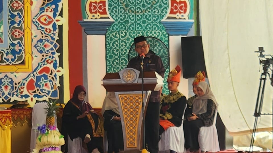 Wisuda Santri Misbahul Ulum, Kakanwil Azhari: Sucikan Niat dan Amalkan dengan Adab