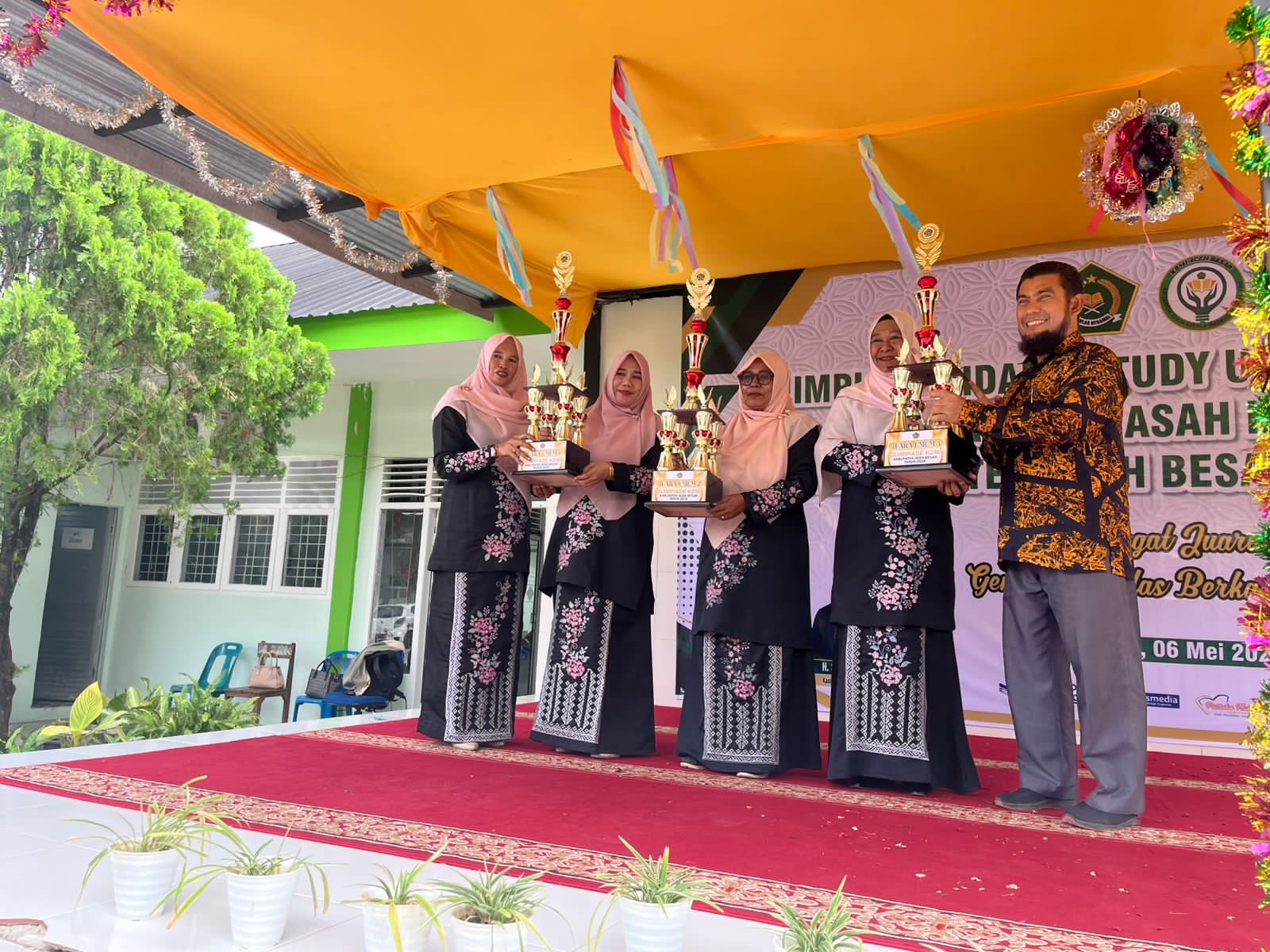 MIN 8 Aceh Besar Juara Umum Olimpiade MI 2026