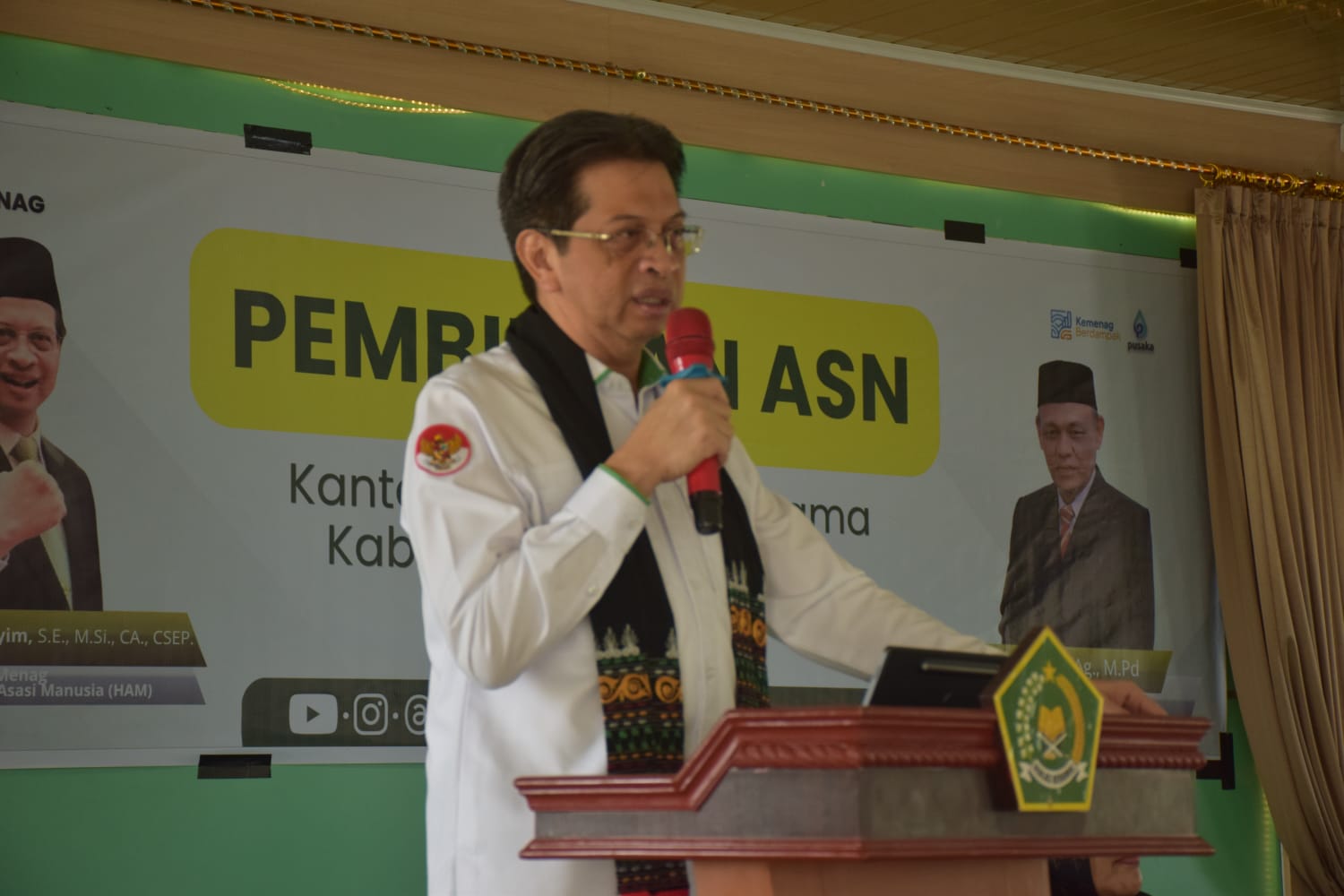 Pembinaan ASN Kemenag Bener Meriah, Staf Ahli Menag Tekankan Pelayanan Prima dan Transparansi