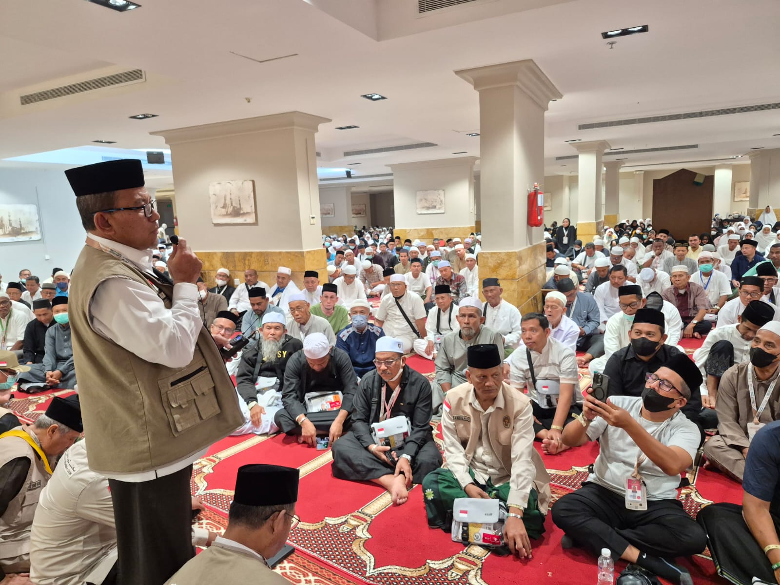 Jamaah Haji Bersiap Menuju Puncak; Menapaki Jalan Suci Menuju Haji Mabrur