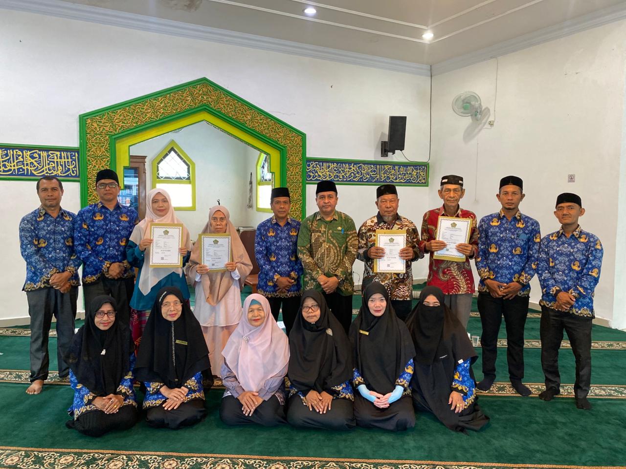 Serahkan IJOP kepada 11 LPQ, Kemenag Aceh Selatan Tekankan Pentingnya Legalitas dan Pembaruan Data