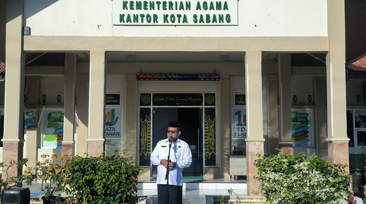Kakanwil Kemenag Aceh Tekankan Disiplin, Inovasi, dan Kerja Ikhlas Saat Pimpin Apel di Kemenag Sabang