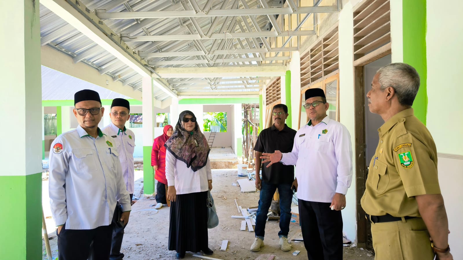 Tinjau PHTC di MTsS Darul Hijrah Sabang, Kakanwil Harap Renovasi Rampung Tepat Waktu
