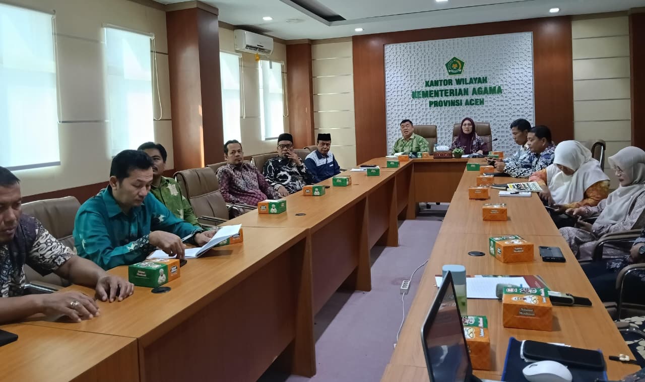 Kakanwil Kemenag Aceh dan Jajaran Sukseskan Bimtek Aplikasi EWS SIRUKUN