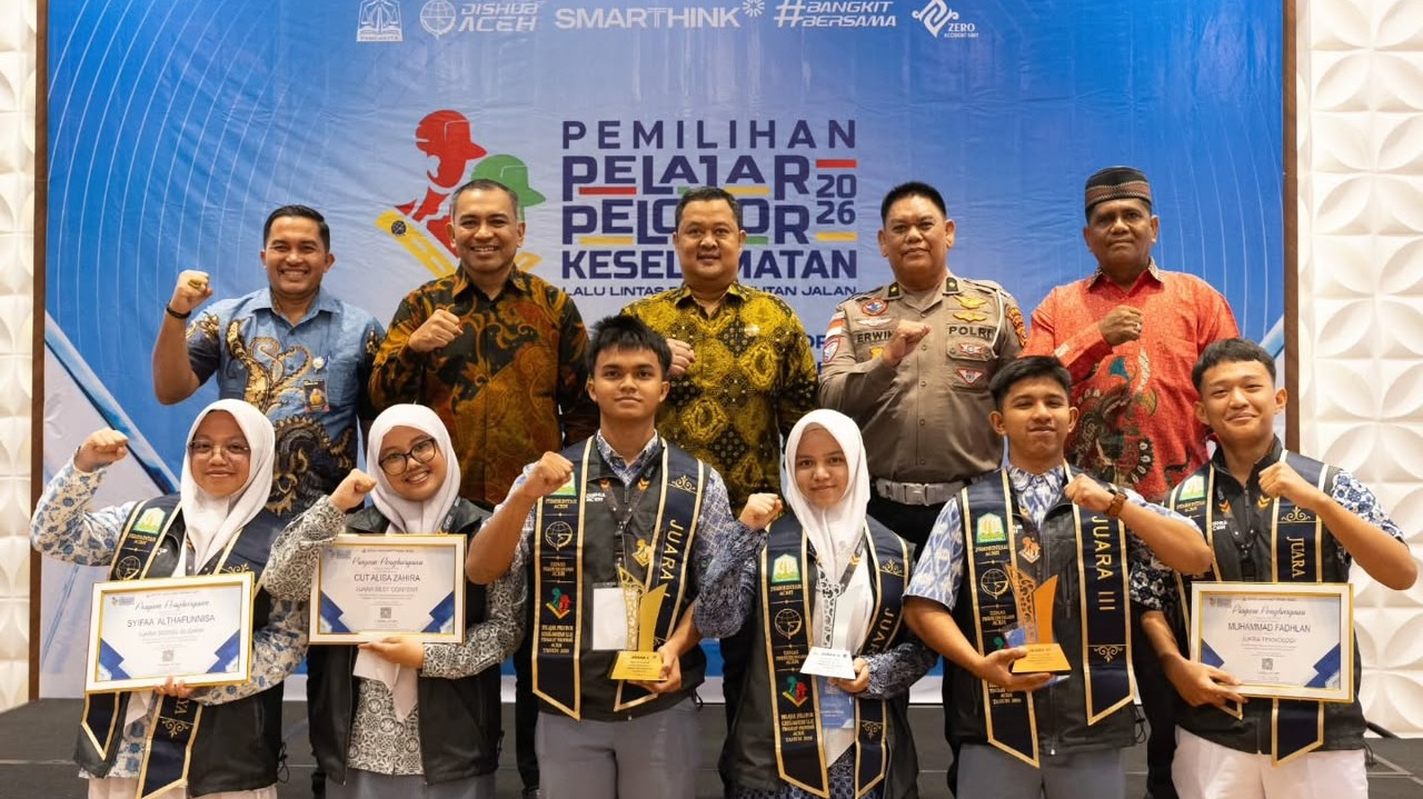 Kanwil Kemenag Aceh Serahkan Tropi, Sukseskan Pemilihan Pelajar Pelopor Keselamatan LLAJ Aceh 2026