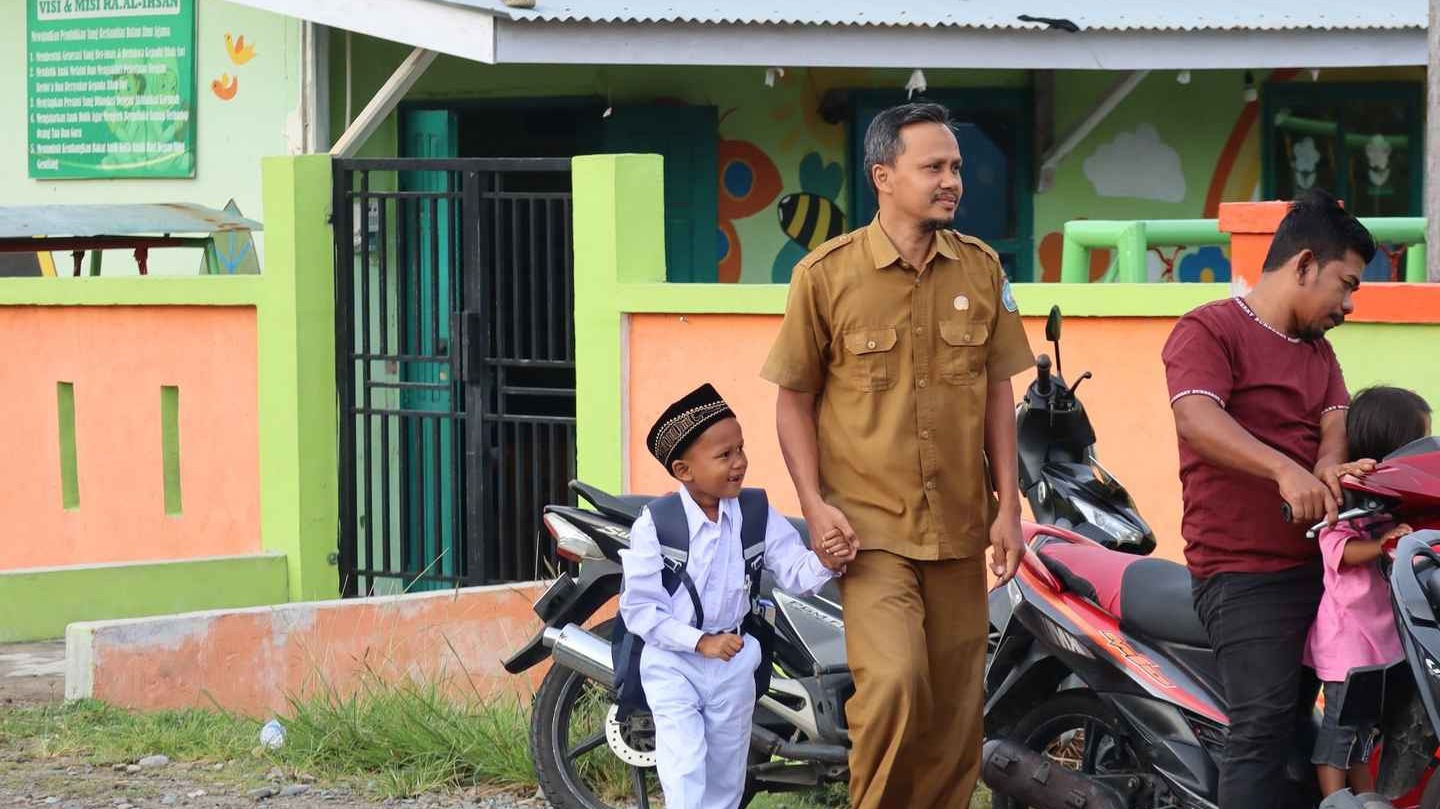 Saat Ayah Hadir, GAMAS dan MATAMUDA Warnai Hari Pertama di MIN 8 Aceh Selatan