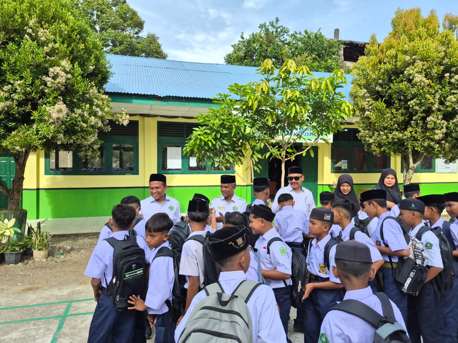 Kemenag Aceh Selatan Pastikan Hari Pertama Madrasah Aman, Nyaman, dan Menyenangkan