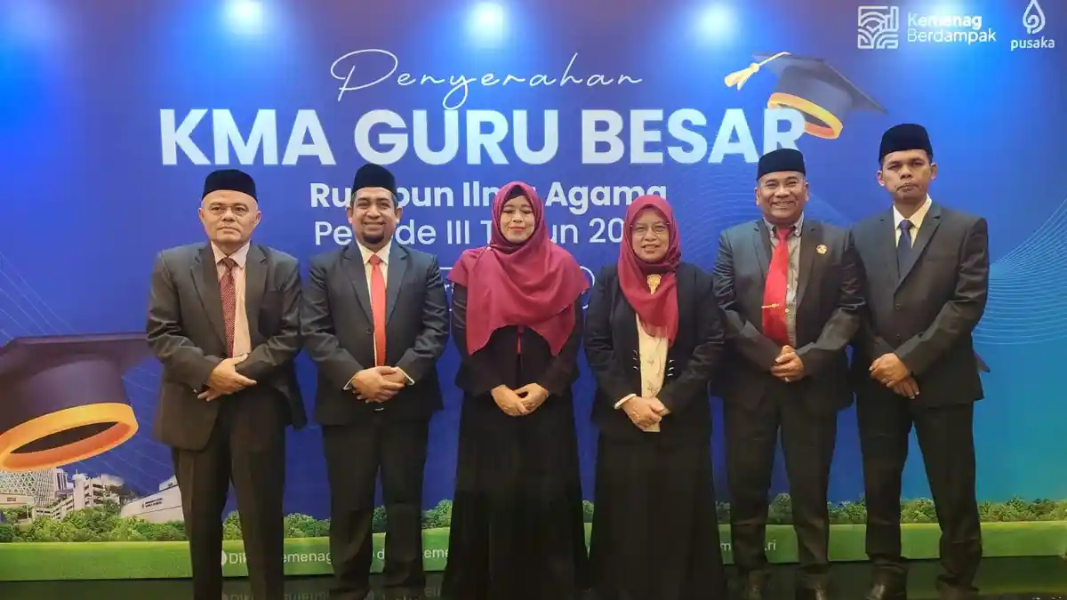 Lagi, Menag Serahkan SK Guru Besar bagi Alumnus Madrasah Aceh
