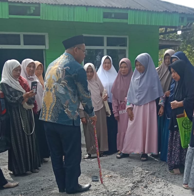 Penyuluh Agama Islam KUA Timang Gajah Ukur Arah Kiblat Saat Rasydul Qiblah