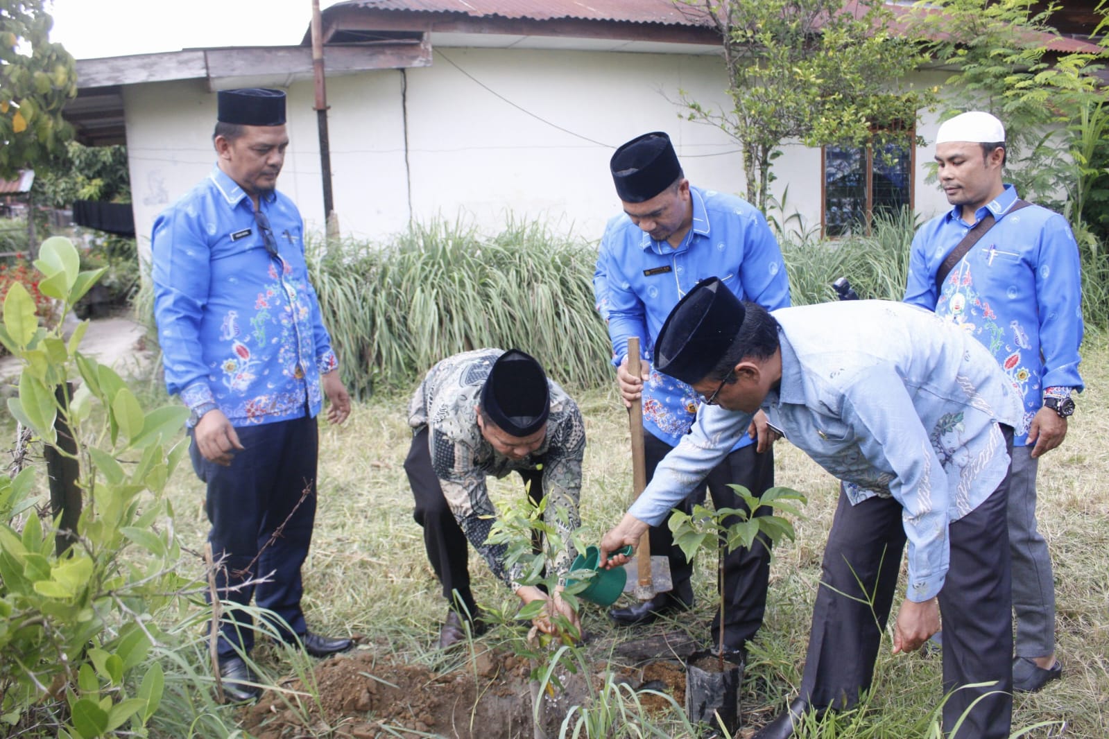 Peringati Harlah APRI ke-7, Kemenag Aceh Tenggara dan APRI Gelar Penanaman Pohon di Kecamatan Badar