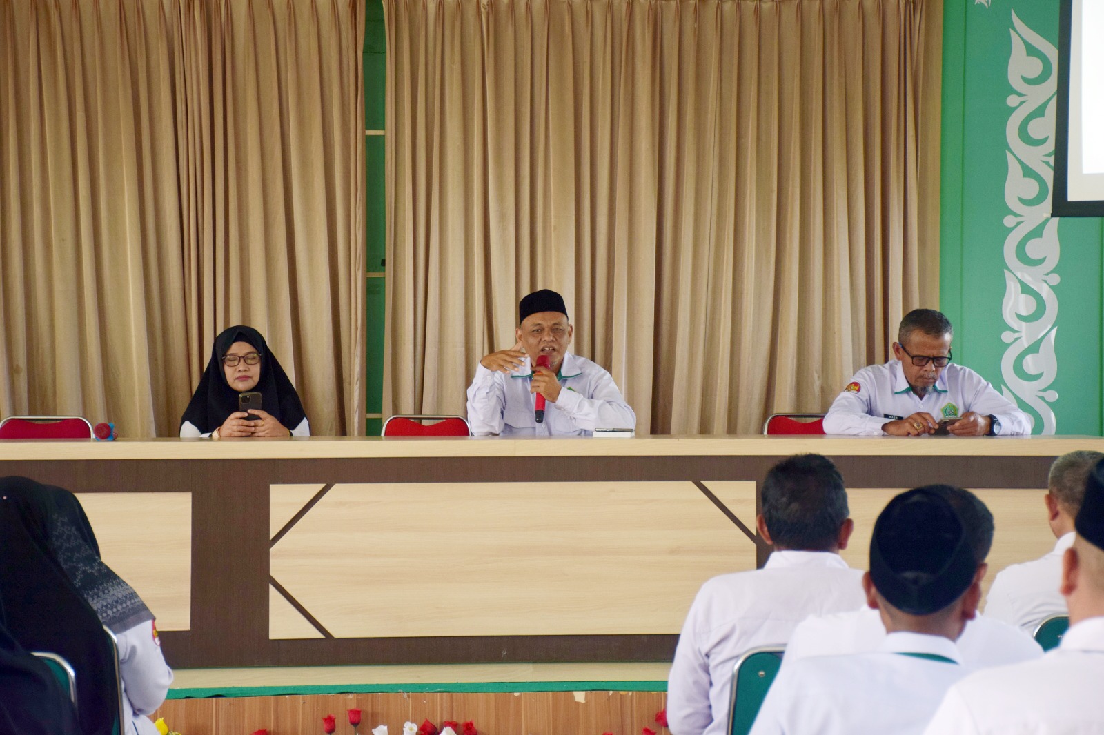 Kemenag Bener Meriah Sosialisasikan KMA Nomor 736 Tahun 2026 kepada Kepala Madrasah