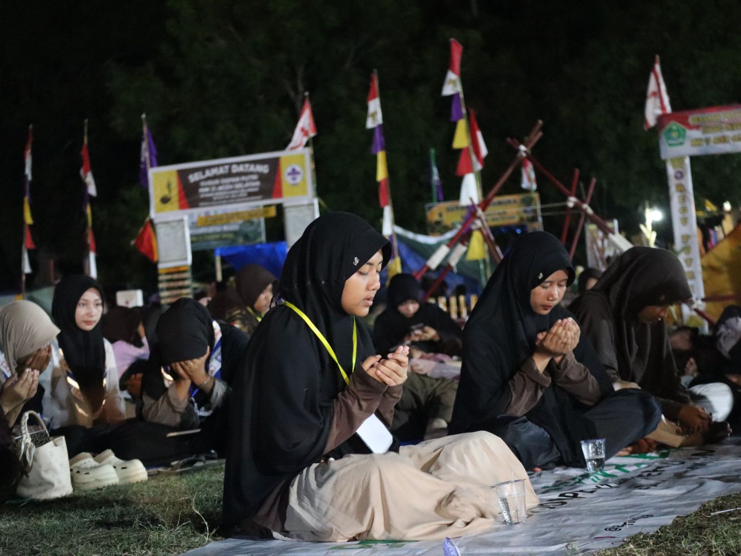 Di Bawah Langit Malam Geulumbuk, Doa Anak Madrasah Menggema untuk Bangsa