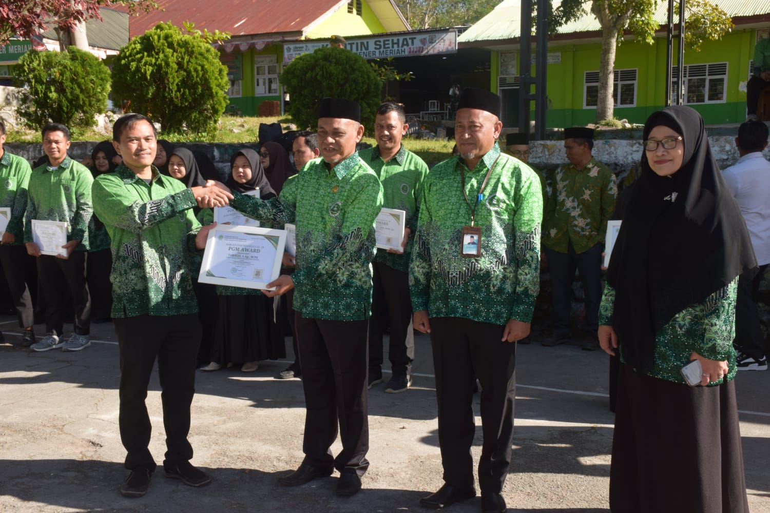 Kakankemenag Bener Meriah Pimpin Upacara Harlah ke-18 PGM Indonesia dan Serahkan PGM Award