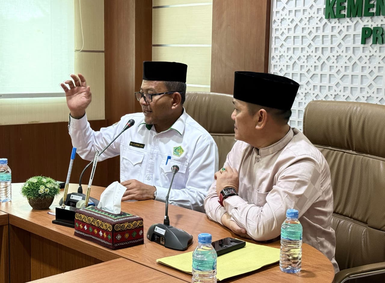 Perdana, Kakanwil Kemenag Aceh Pimpin Rapat Pleno Pembahasan Izin Pembentukan LAZNAS Perwakilan di Aceh