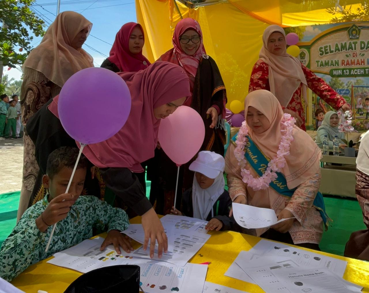 Ketua DWP Kanwil Kemenag Aceh Resmikan ULD dan Taman Ramah Inklusif di MIN 13 Aceh Timur