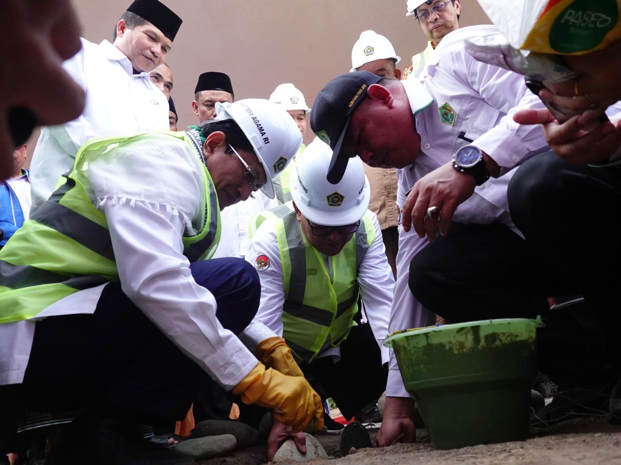 Hanyut Akibat Banjir, Menag Tunaikan Janji Bangun Kembali MIN 5 Pidie Jaya