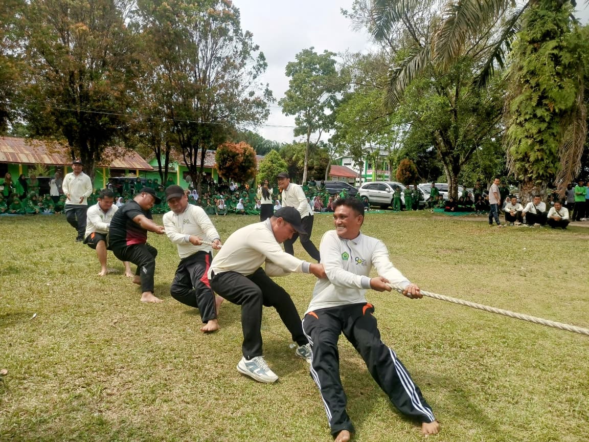 Perkuat Silaturahmi ASN, Kemenag Kota Subulussalam Meriahkan HUT ke-81 RI dengan Berbagai Lomba Unik dan Seni