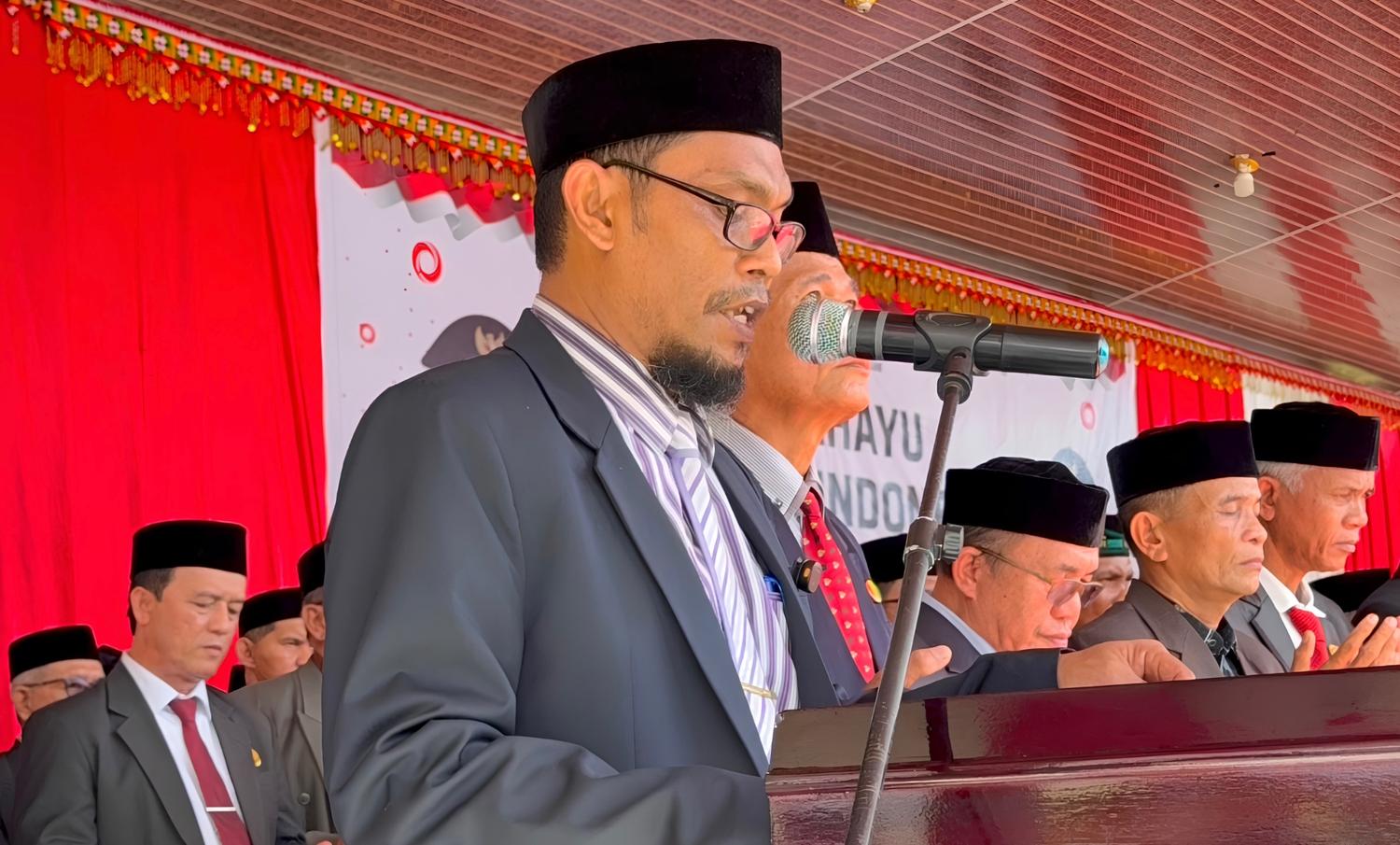 Penuh Khidmat, Kakankemenag Simeulue Pimpin Doa HUT ke-81 RI: Panjatkan Harapan Persatuan dan Kemajuan Bangsa