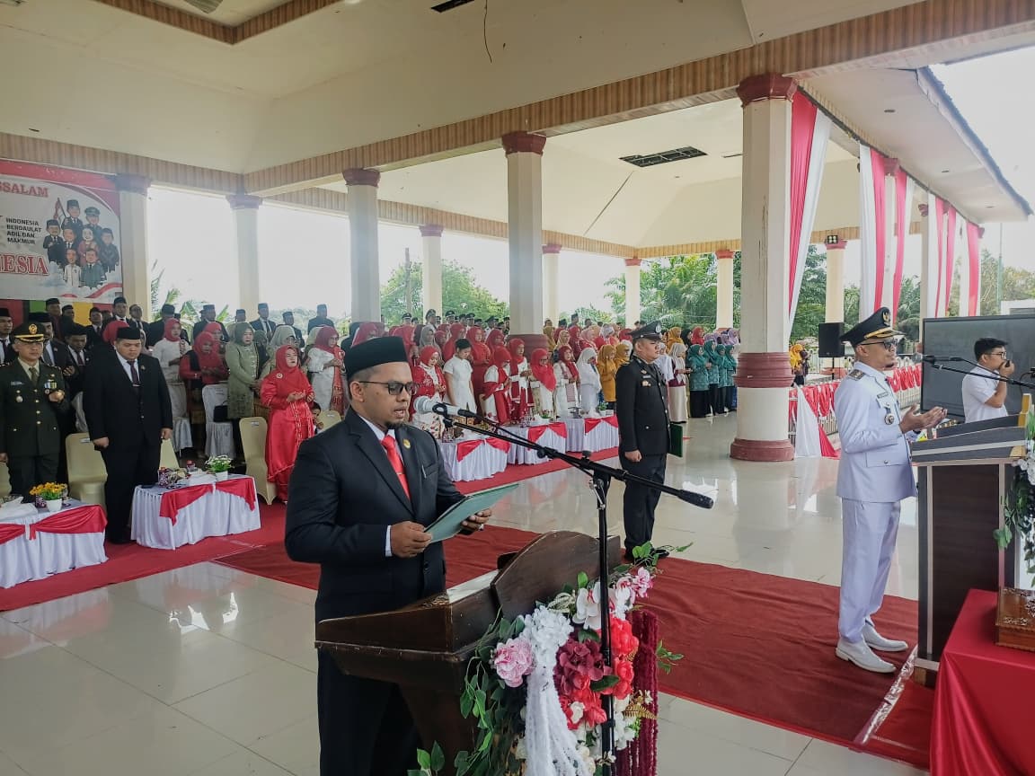 Kakankemenag Munawar Lantunkan Bait Do'a Pada Peringatan Kemerdekaan di Bumi Syech Hamzah Fansuri
