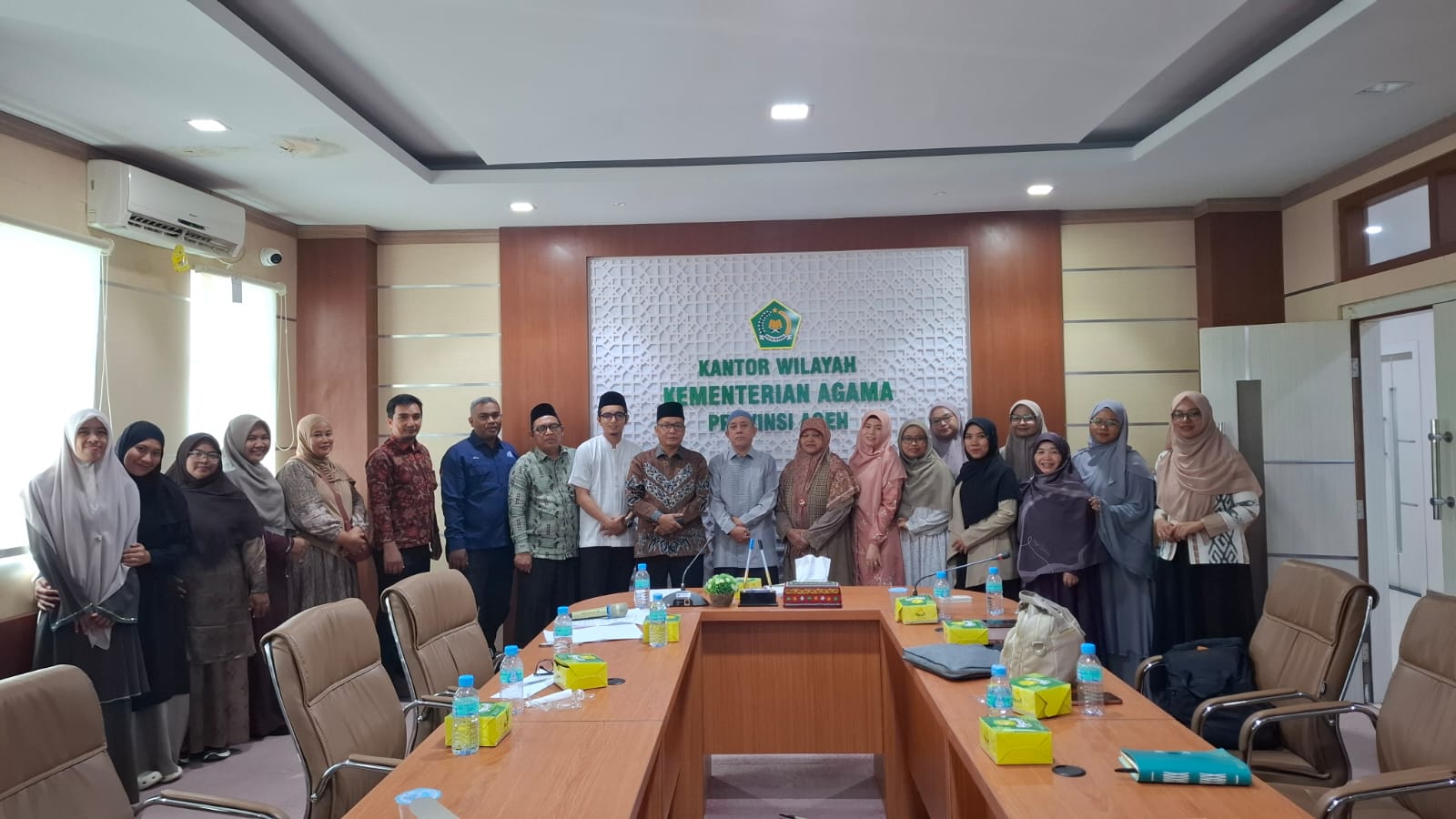 Kanwil Kemenag Aceh dan HAKA Bahas Pedoman Kurikulum Dayah Ekologi