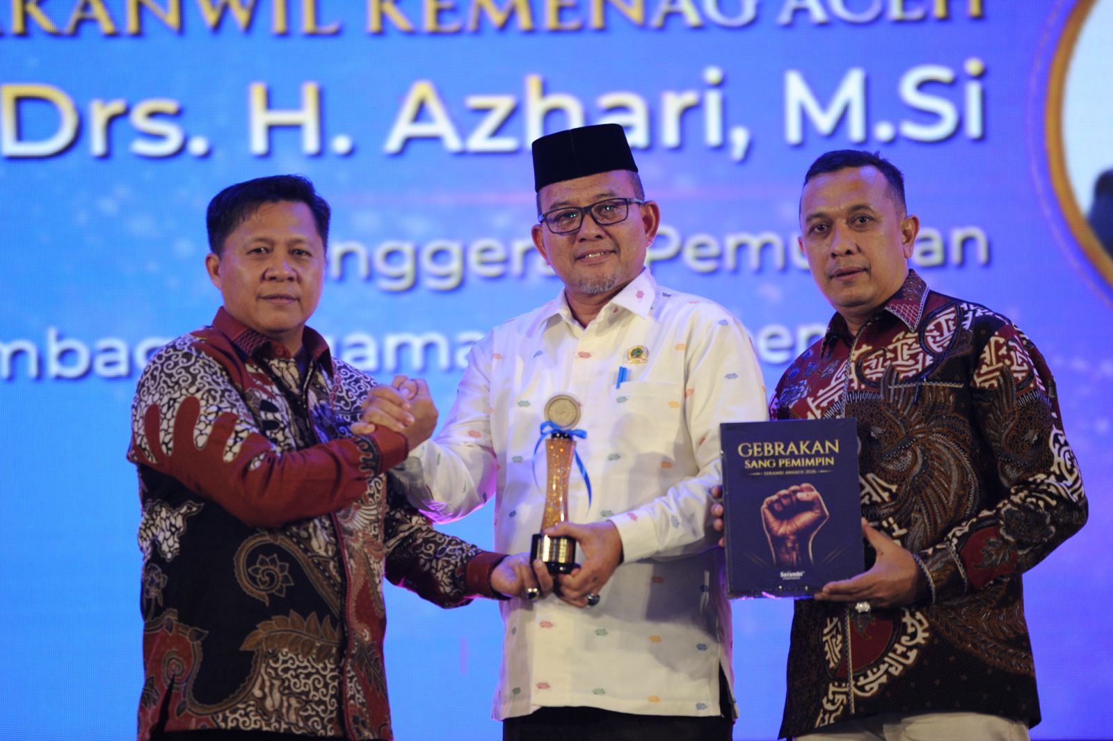 Kakanwil Kemenag Aceh Raih Serambi Award sebagai Penggerak Pemulihan Lembaga Agama Pascabencana