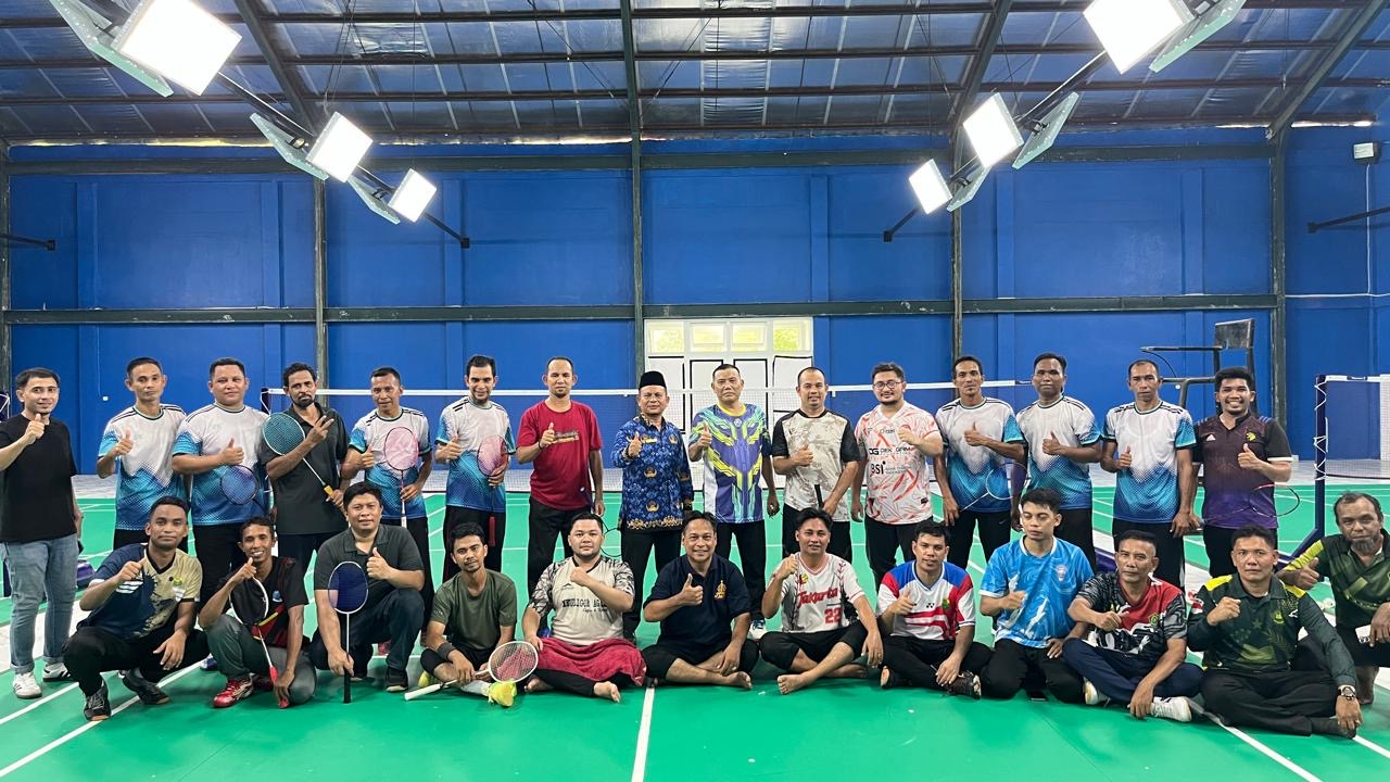 Kemenag Aceh Barat dan Kemenag Aceh Jaya Gelar Pertandingan Persahabatan Bulutangkis