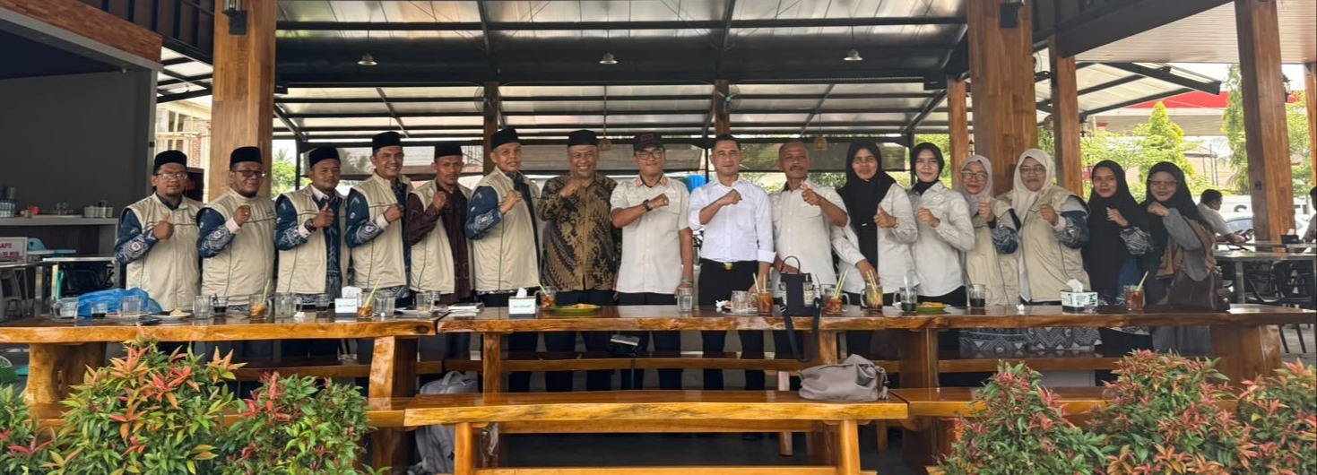 PD IPARI Pidie Gelar Coffee Morning Bersama Lapas Kota Bakti, Wakafkan 20 Kitab Kifayatul Ghulam