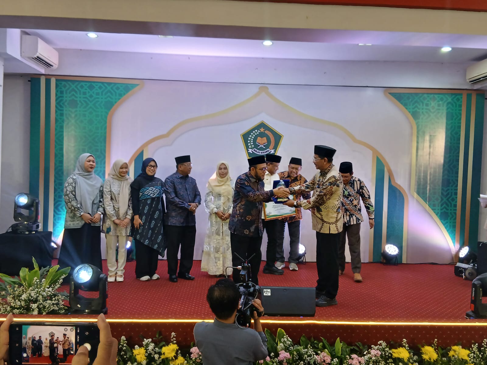 Bersama Kampung Zakat Pulo Siron Kutablang, Kemenag Aceh Terima Anugerah Ekosistem Berdaya "Highest Social & Mustahik Impact"