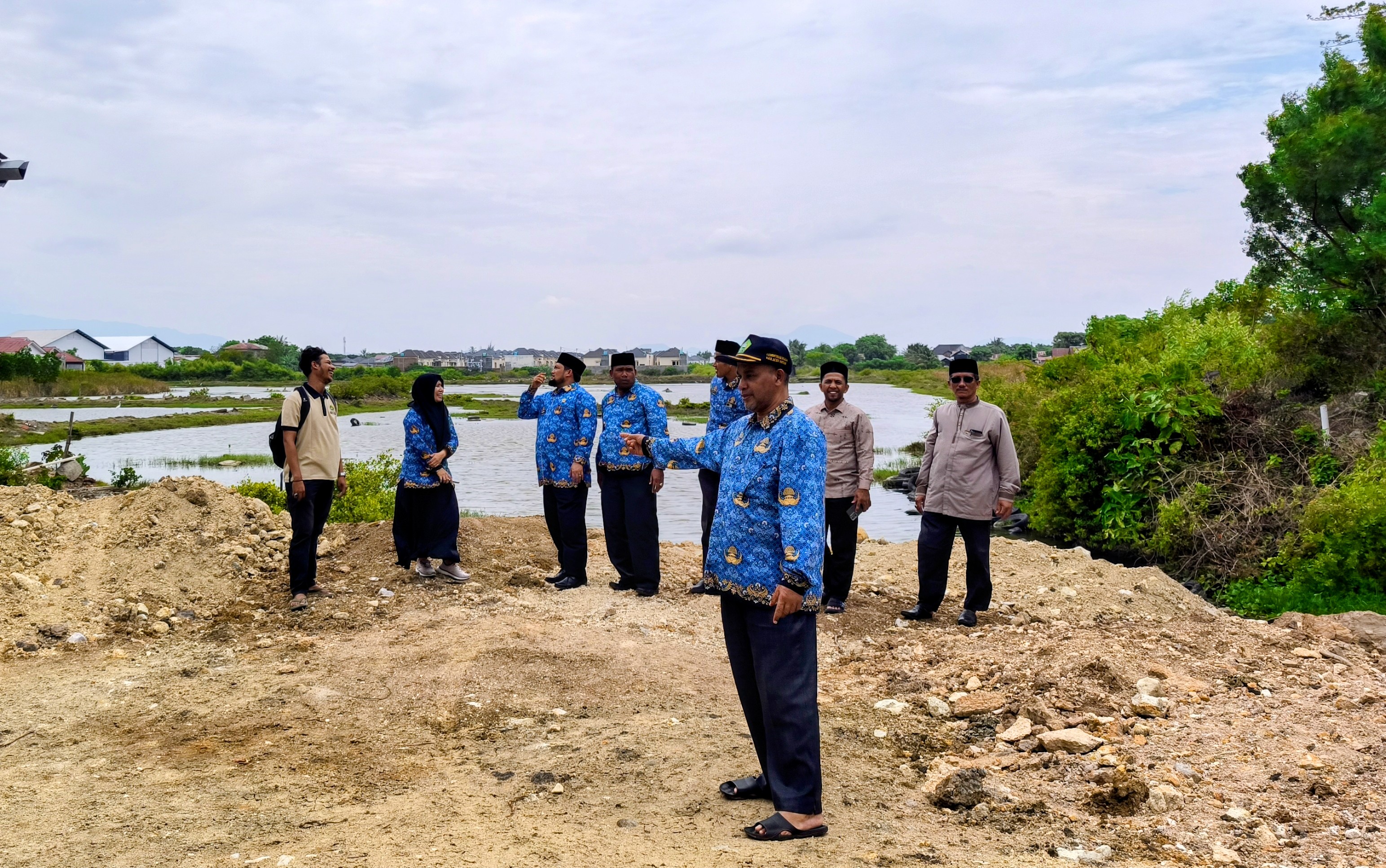 Kemenag Tinjau Lahan KUA, Masyarakat Baitussalam Harap Ikut Dibangun MTsN dan MAN