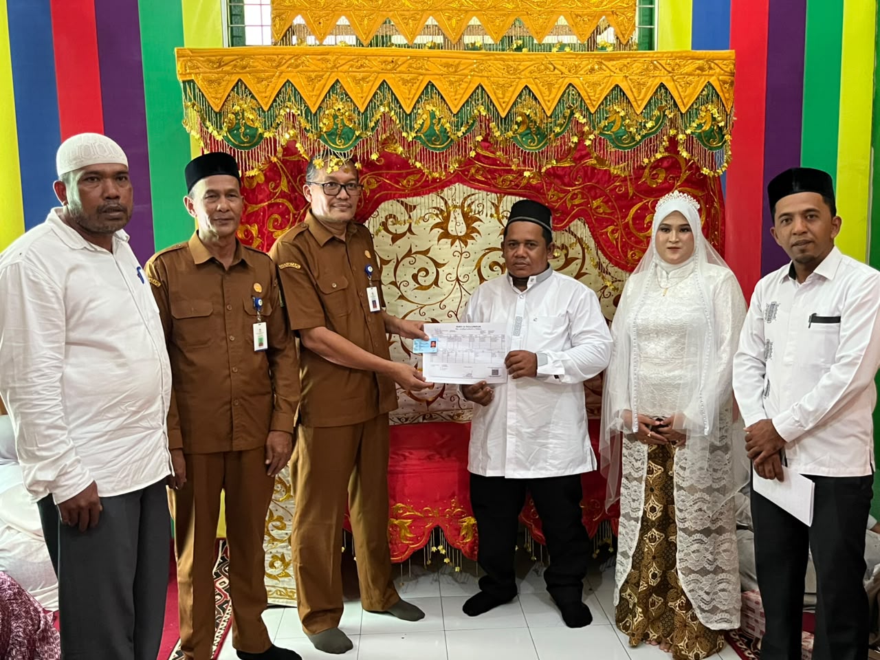 KUA di Aceh Besar Mulai Terapkan Layanan Plus, Pengantin Pulang Bawa Buku Nikah, KK, dan KTP