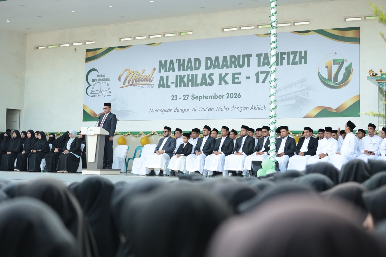 Menempa Generasi Beradab; Kakanwil Kemenag Aceh Pimpin Upacara Milad ke-17 Ma’had Daarut Tahfizh Al-Ikhlas