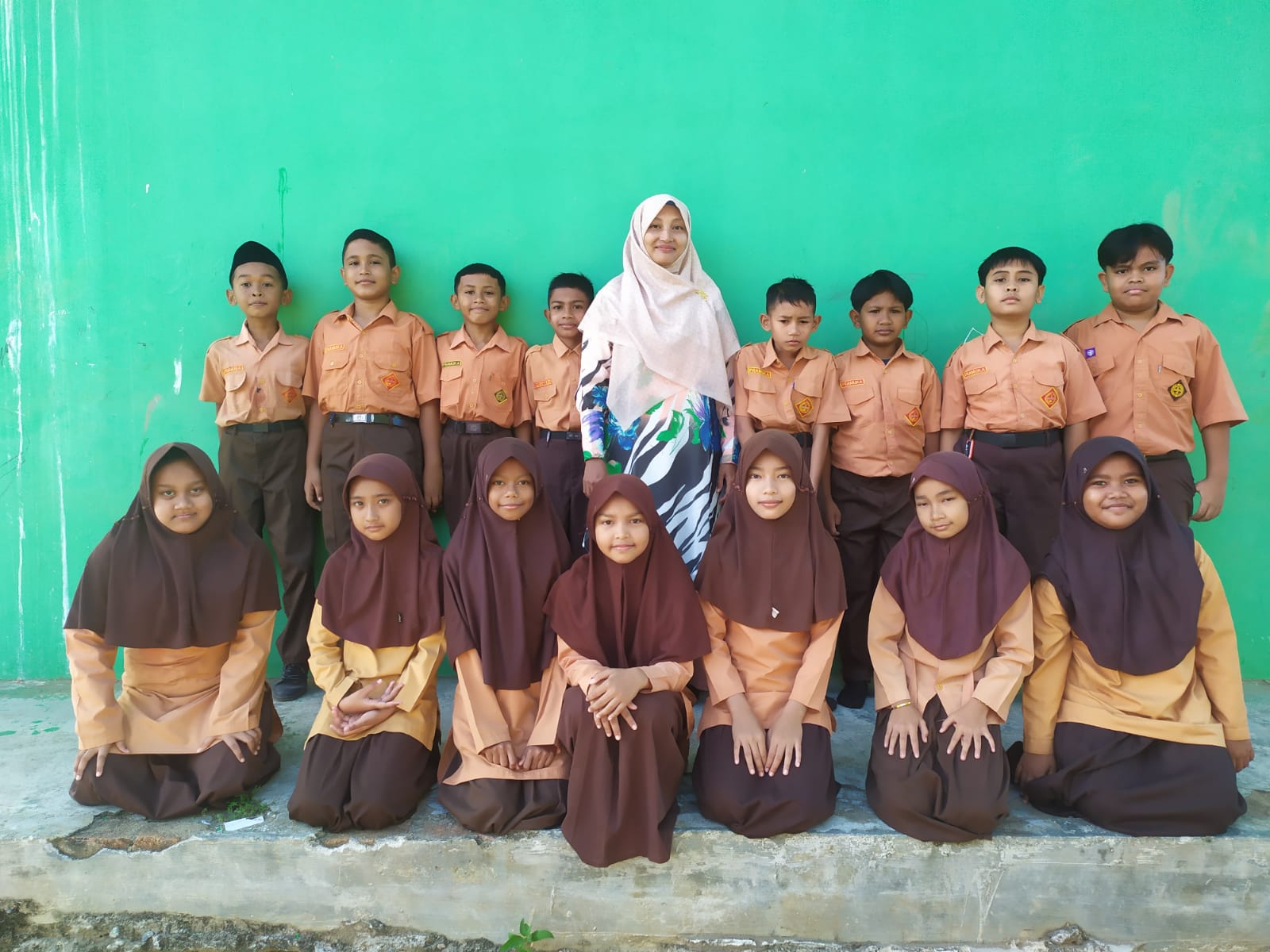 MIN 5 Aceh Jaya Terbitkan Buku Puisi Akrostik, Dorong Budaya Literasi Guru dan Murid
