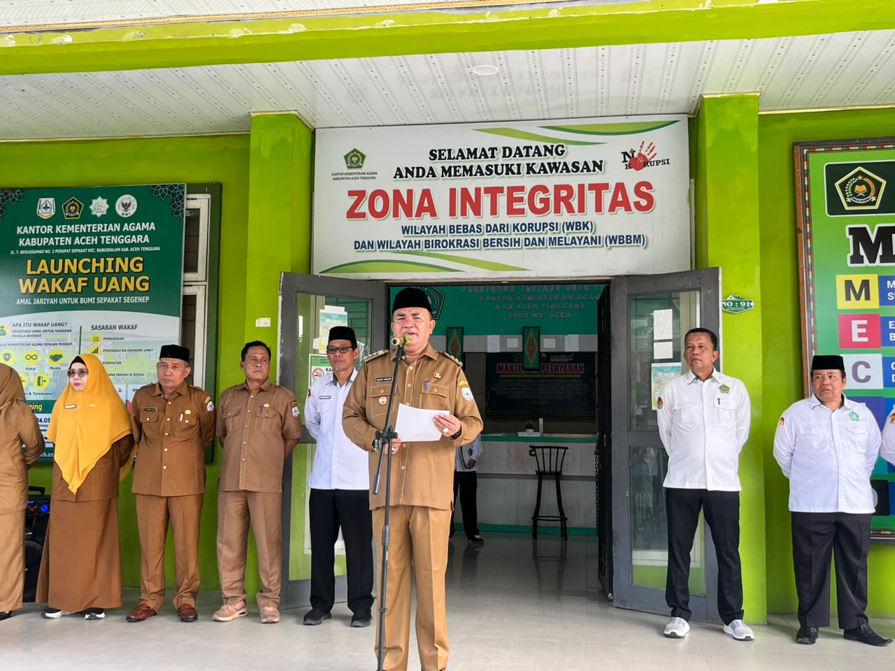 Sinergi Kemenag dan Pemkab Aceh Tenggara Diperkuat, Bupati Aceh Tenggara Serahkan Penghargaan dan Bantuan