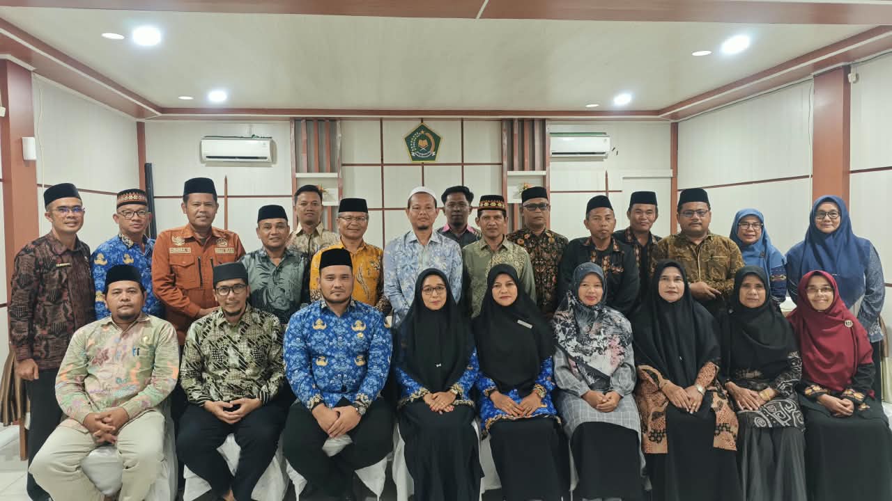 Kakanwil Azhari Lantik Tiga ASN Kemenag Aceh Singkil