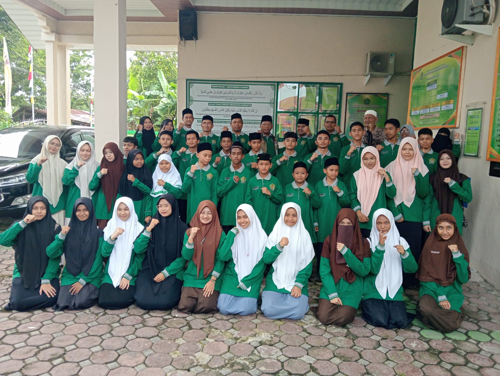Siap Berprestasi : Kemenag Bireuen lepas 33 peserta OMI ke tingkat Provinsi Aceh